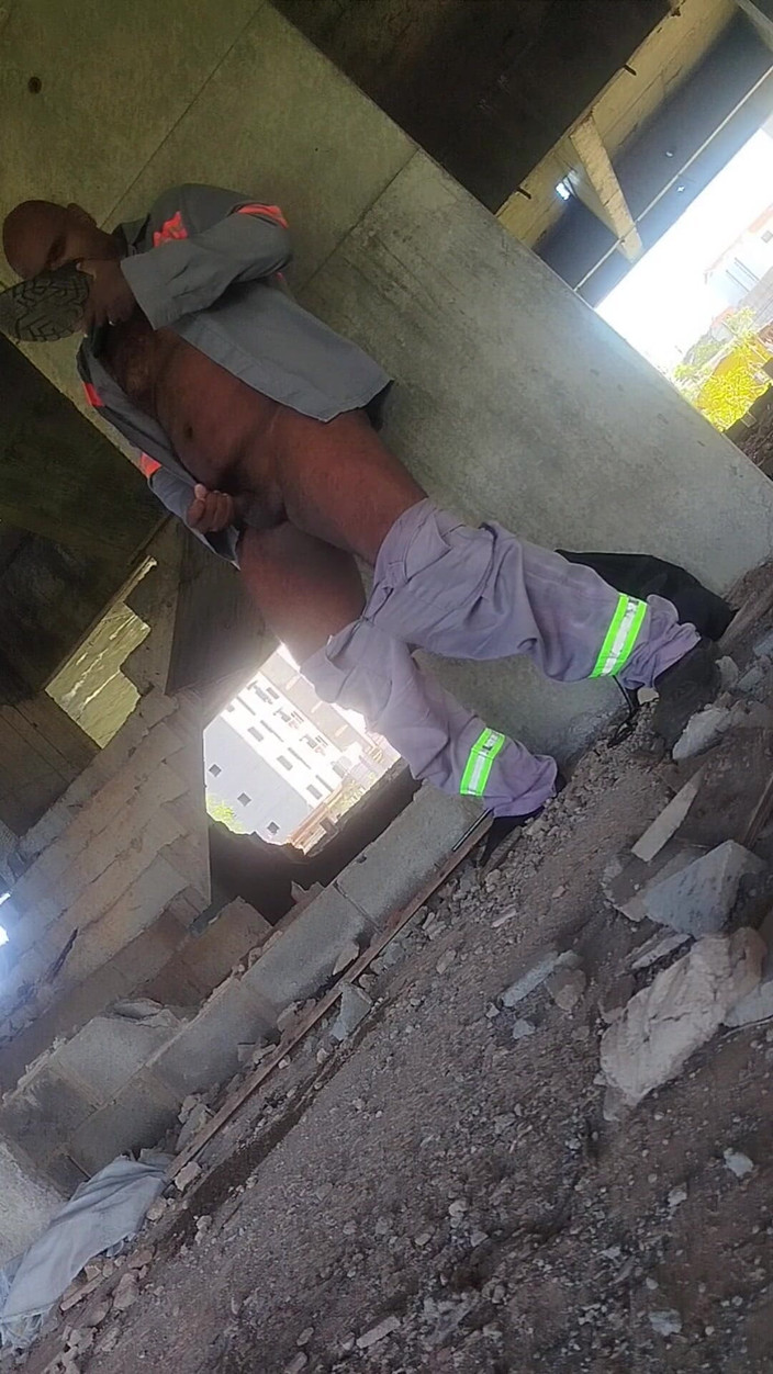 TheBlacKHunterr: Masturbandosi puzzando di stivali