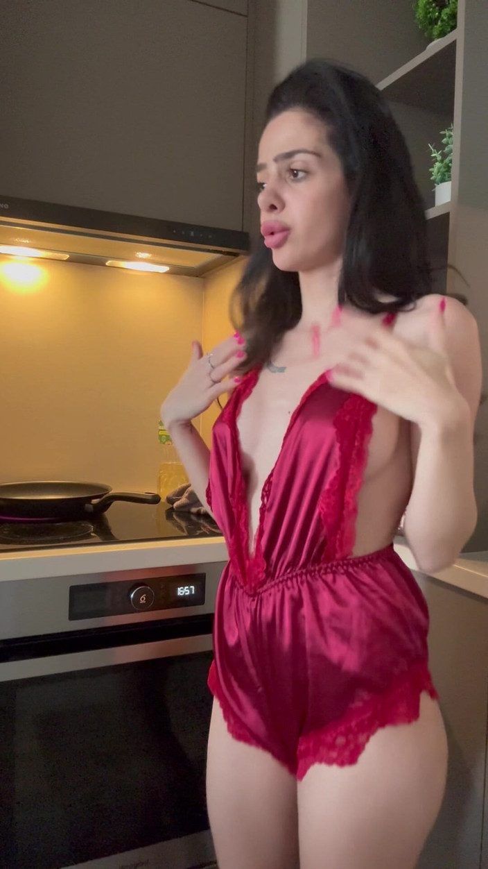 silicone_brunette: 裸体早餐