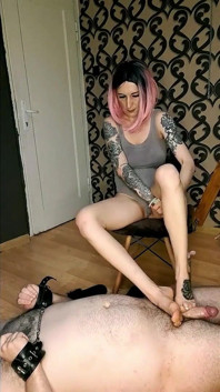 Footjob pemujaan kaki lady angela