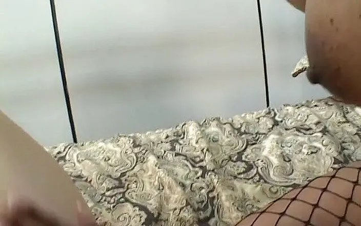 Girl on Girl: Interracial lesbian couple lick each other's clits