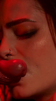 Pesta seks bondage dan lateks