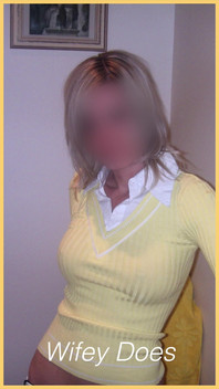 Wifey ziet er geweldig uit in dit hete bh-loze shirt