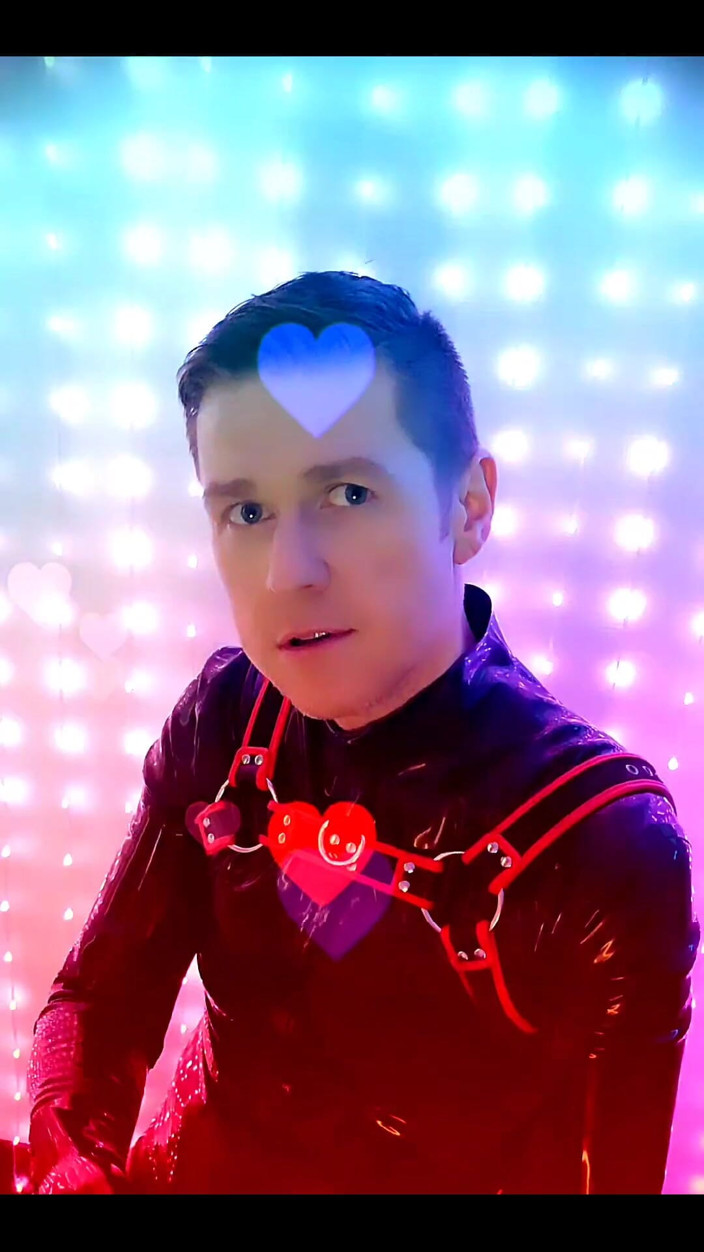 Roman Heart: Vide Clip Outtake für meine neue walzenLatexRubberBlackstyle