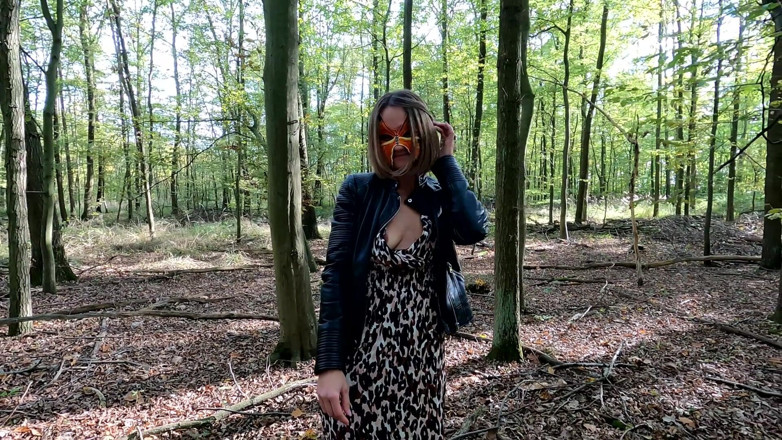 German Fuck Girls: Too Crass! Mona First Time Fucked Outdoors!