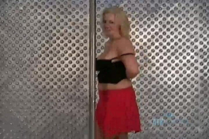 ATK Fans (Lesbians): Déshabillage