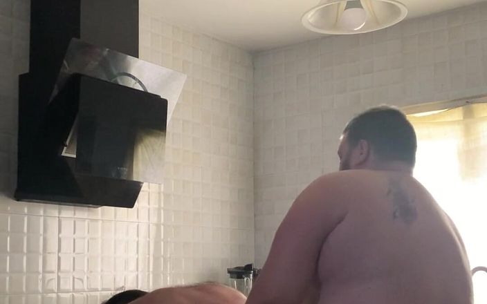 Ksanchez1203: Întâlnire cu Compadre Eljodedor31 în bucătărie
