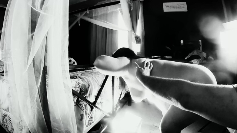 SexyNEBBW: Cztery palce i mokra cipka (b &amp;w)