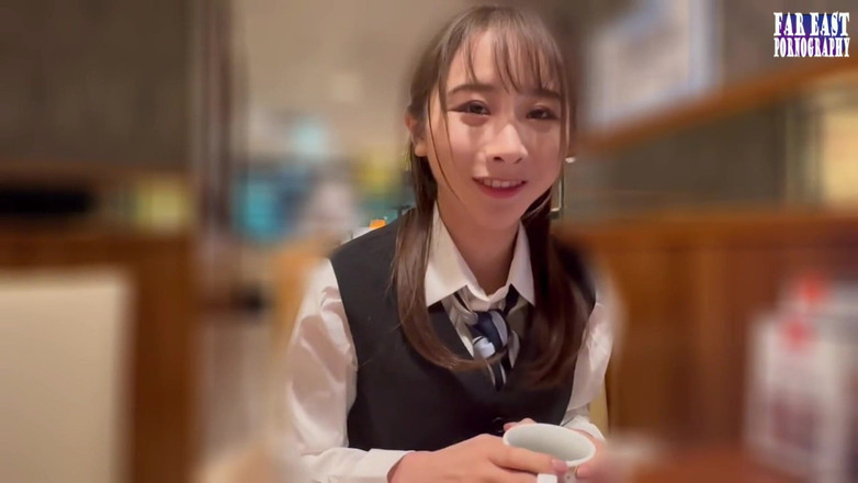 Far East pornography: Mistress gulp trail in un appuntamento selvaggio esposto inzuppato in...