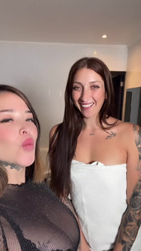 2 Hot Friends in the Jacuzzi