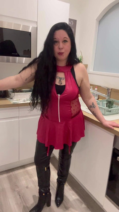 Maitresse Clara: Приспособлен находиться в клетке целомудрия