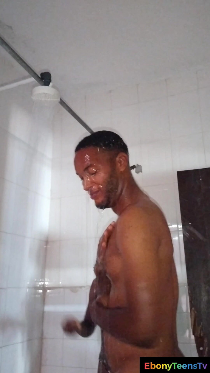 Ebony teens tv: Cuarto de baño con cinta de sexo