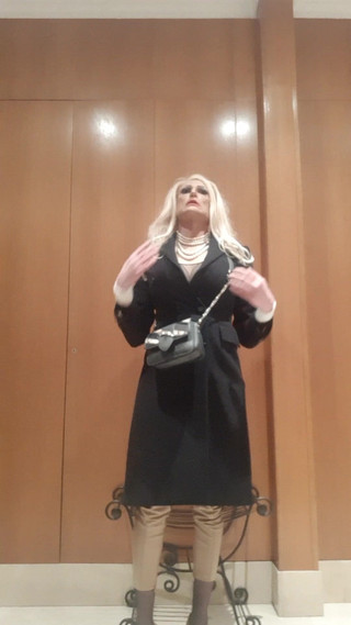 Tatiana Zorrita: Abrigo Black