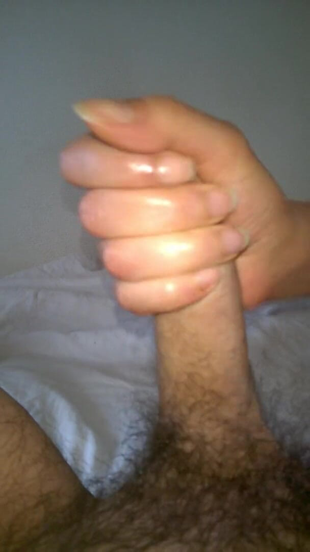 JoyTwoSex: बालों वाली Joytwosex - पति को हाथों से अच्छी चुदाई दे रही है