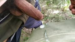 Desimast7: 毛茸茸的同性恋色情视频打手枪和射液在植物上