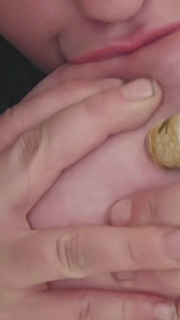 吮吸我的天然巨乳