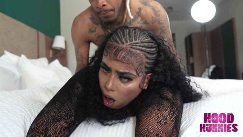 Hood Hunnies: Slick pula mare Playa fute o etiopiană grasă Kally Xo
