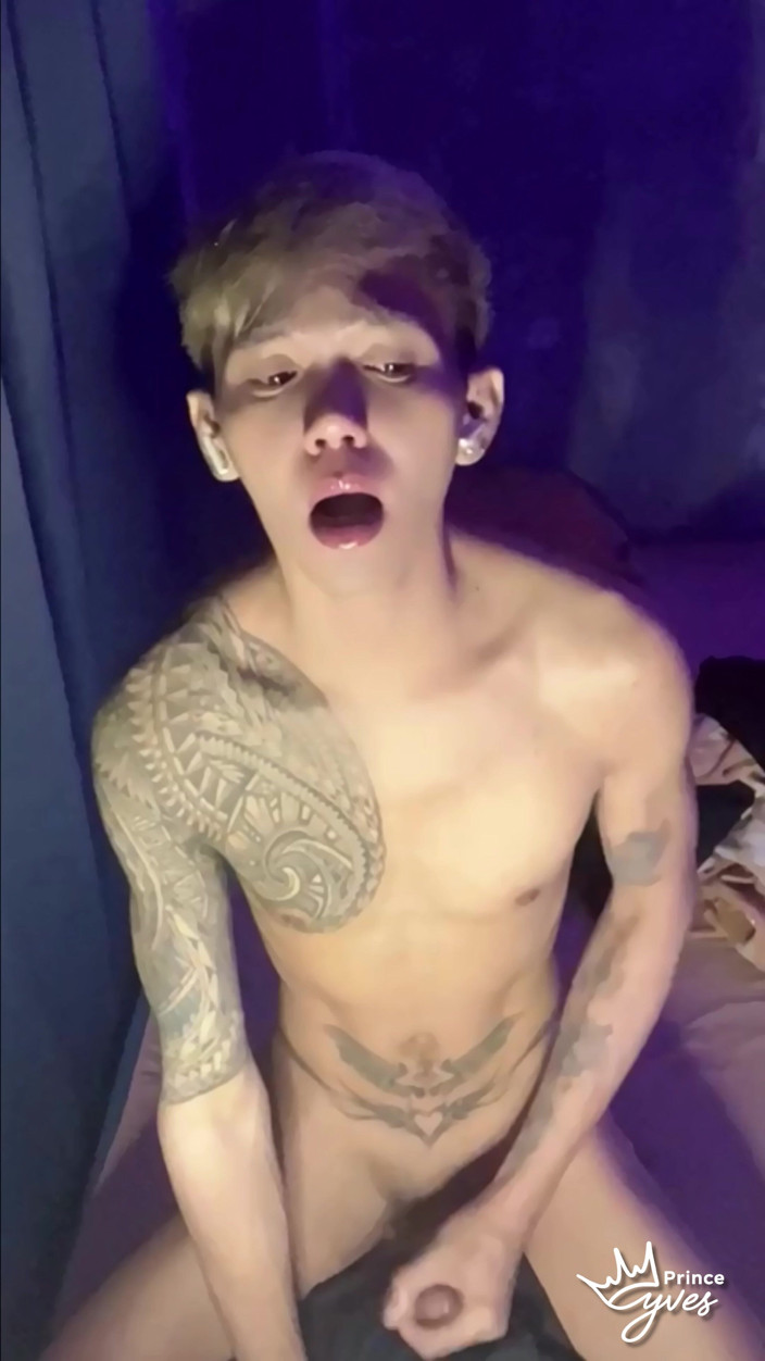 Prince-Yves: หนุ่มฟิลิปปินส์ใช้หมึกเงี่ยนหยอกล้อและช่วยตัวเองจนเขาน้ําแตก