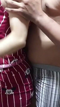Abang tiriku ngasih aku kejutan