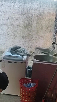Esposa se fue y la criada no pudo detener mi polla erecta