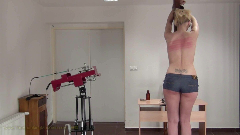 The Spanking Machine: Lizzy Výprask - bičování bez zadku