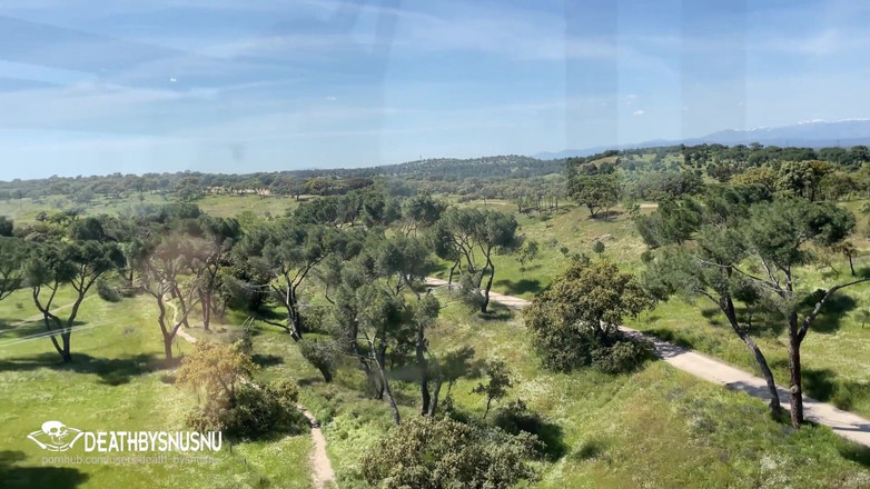 Pamsnusnu: マドリードのカントリーハウスでケーブルカーに乗る、胸のいい美女がフェラチオで締めくくられる