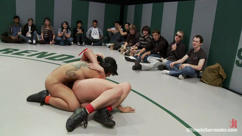 Ultimate surrender by Kink: Lesões fazem parte do esporte, e o esporte é, luta não-roteirizada...