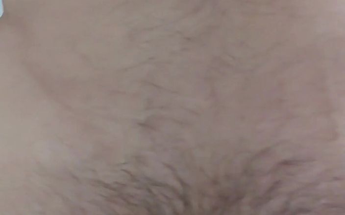 Boy jerking off: 继续盯着它，你可能也喜欢它