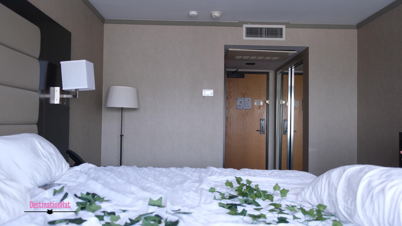 Destination Kat: Дражнити і пестити пальцями