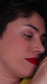 Gülüşüne boşal