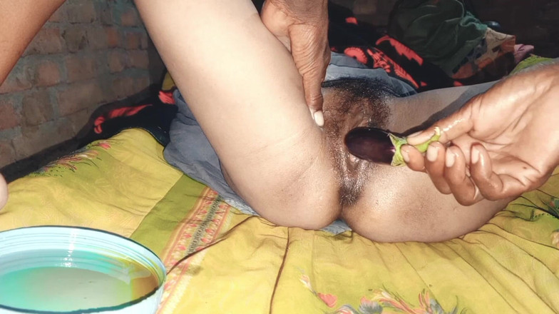 Treblsex: Under college extraherade svägerska vatten från aubergine