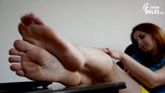 Czech Soles - foot fetish content: Kaki langsing seksi dengan sandal jepit