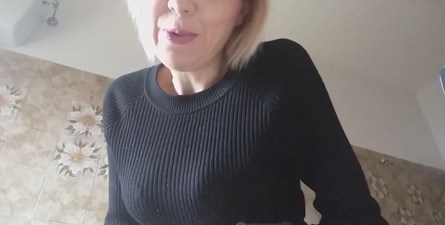 savannahamatoriale: Chantal güzel bir üvey anne... Sen de öyle düşünmüyor musun üvey oğul?