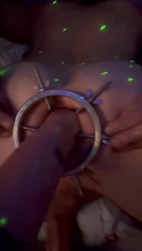 Spicy Couple: Metal anal expander