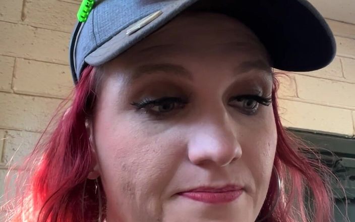 Kapri Sun: Transgirl Golf fără chiloți