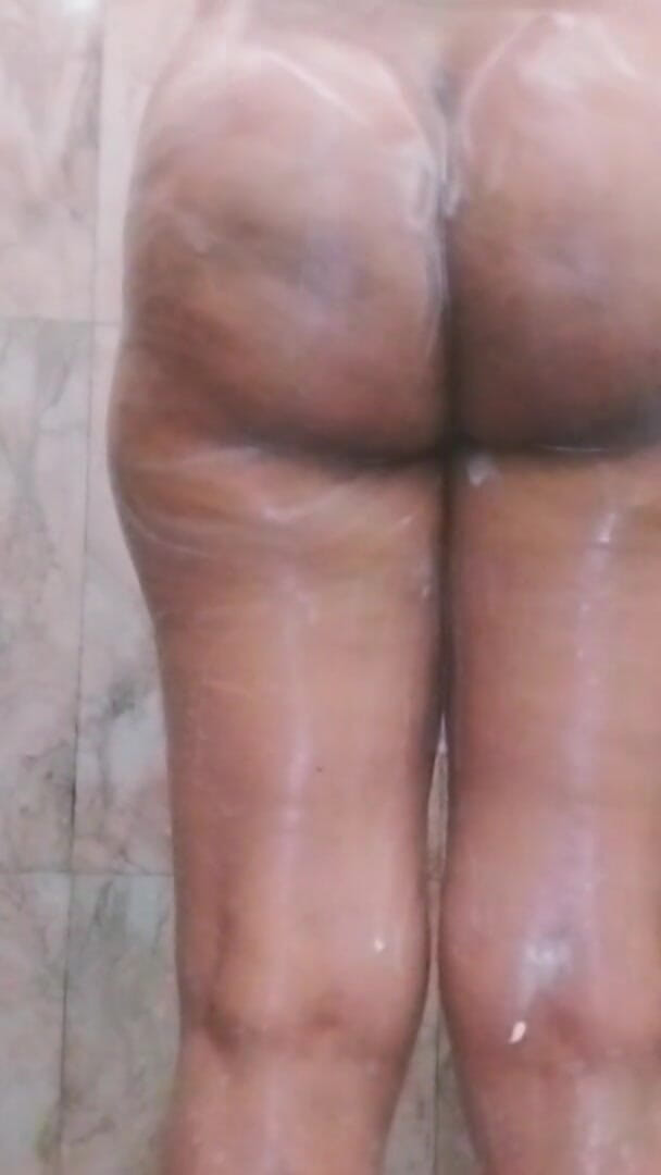 Riyathakur: Sexy nadržená nevlastní sestra - ošukal jsem svého nevlastního bratra a...