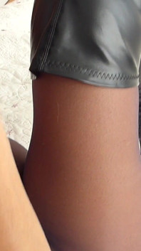 Corpo e botas da coxa