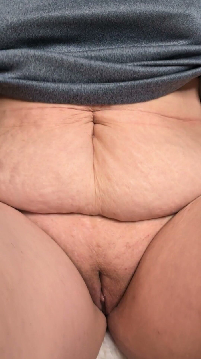 Elianna: Lepkavé šťávy z kundičky MILF