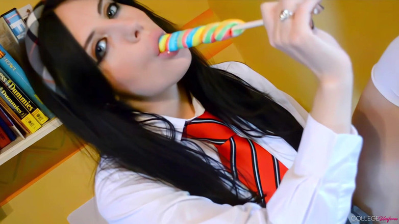 College Uniform: Video sexy vysokoškolačky se Samanthou Zadem Zadekem