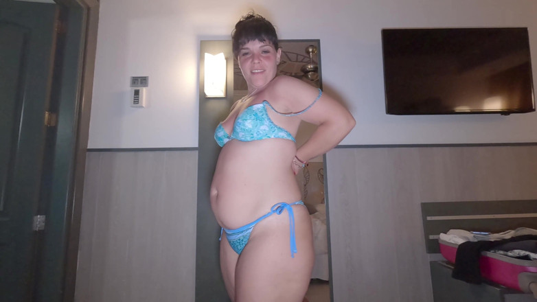 Chubby big booty: Amateur Wife Gets a Nice Creampie in Reverse Cowgirl at...