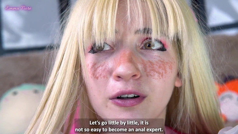 Emma Fiore: 少女用肛门泵抽插菊花 - emma fiore