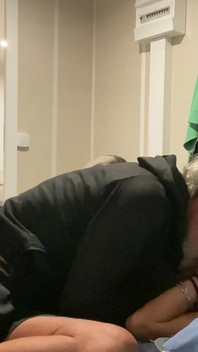 Hujung minggu perkhemahan, dikongkek semasa bangun