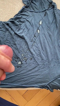 Pulled Out a Big Dick and Cum on a Blue T-shirt