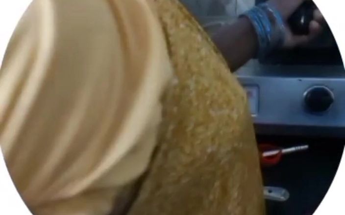 RenuRaj: Mostrando mis tetas desi tamil estilo