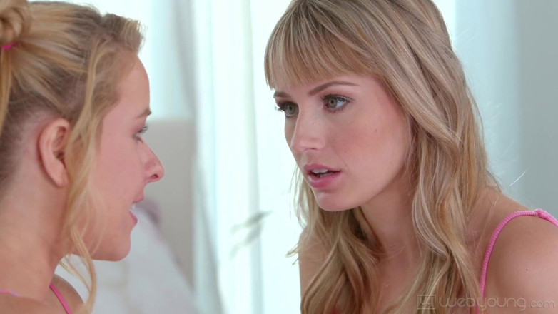 Web Young: Pequeña rubia Scarlett Sage guías a la tímida Lilly Lit...