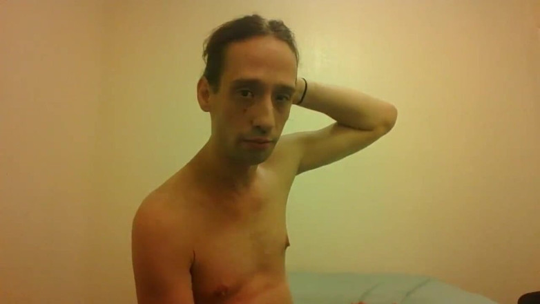 LilTaste: Topless transgirl poruszająca uszy bez użycia rąk