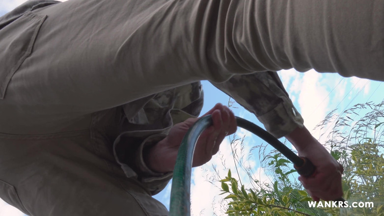 Wankrs: Te rog, masturbează-mi pula necenzuratului!