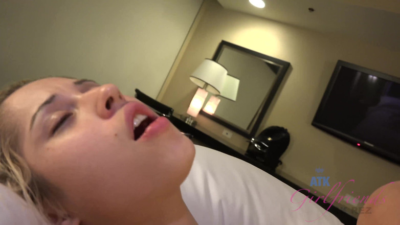 ATK Girlfriends: 虚拟假期