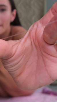 Sıkı amcık için büyük dildo ve sihirli değnek ile harika mastürbasyon