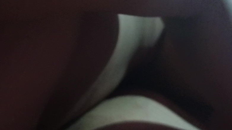 Raseed: Я подзвонив своїй дівчині до себе додому і трахнув її, теж поцілував її, потім вона міцно тримала мій член і почала трясти його,