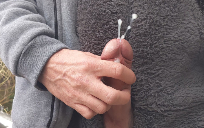 Rockardglans: Cận cảnh con cu cứng bắn tinh ngoài trời - Rockard...